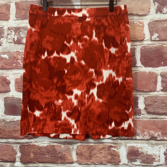 J. Crew Dresses & Skirts - J Crew The Pencil Skirt Women's Size 10 Red White Floral Print Zip Up